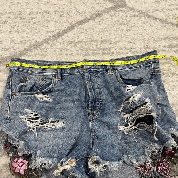 Free People Floral Lace Button Fly Jean Shorts - Picture 11 of 13